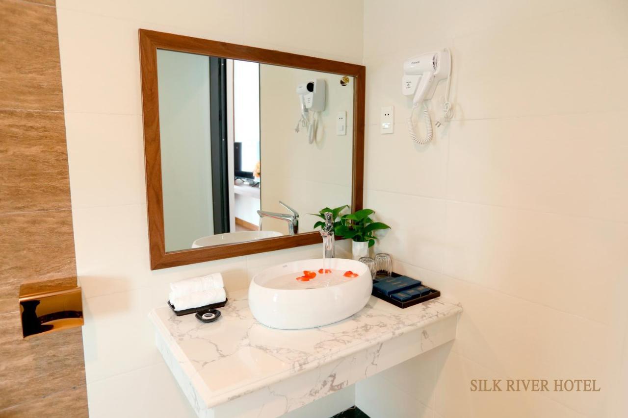 Silk River Hotel Ha Giang Extérieur photo